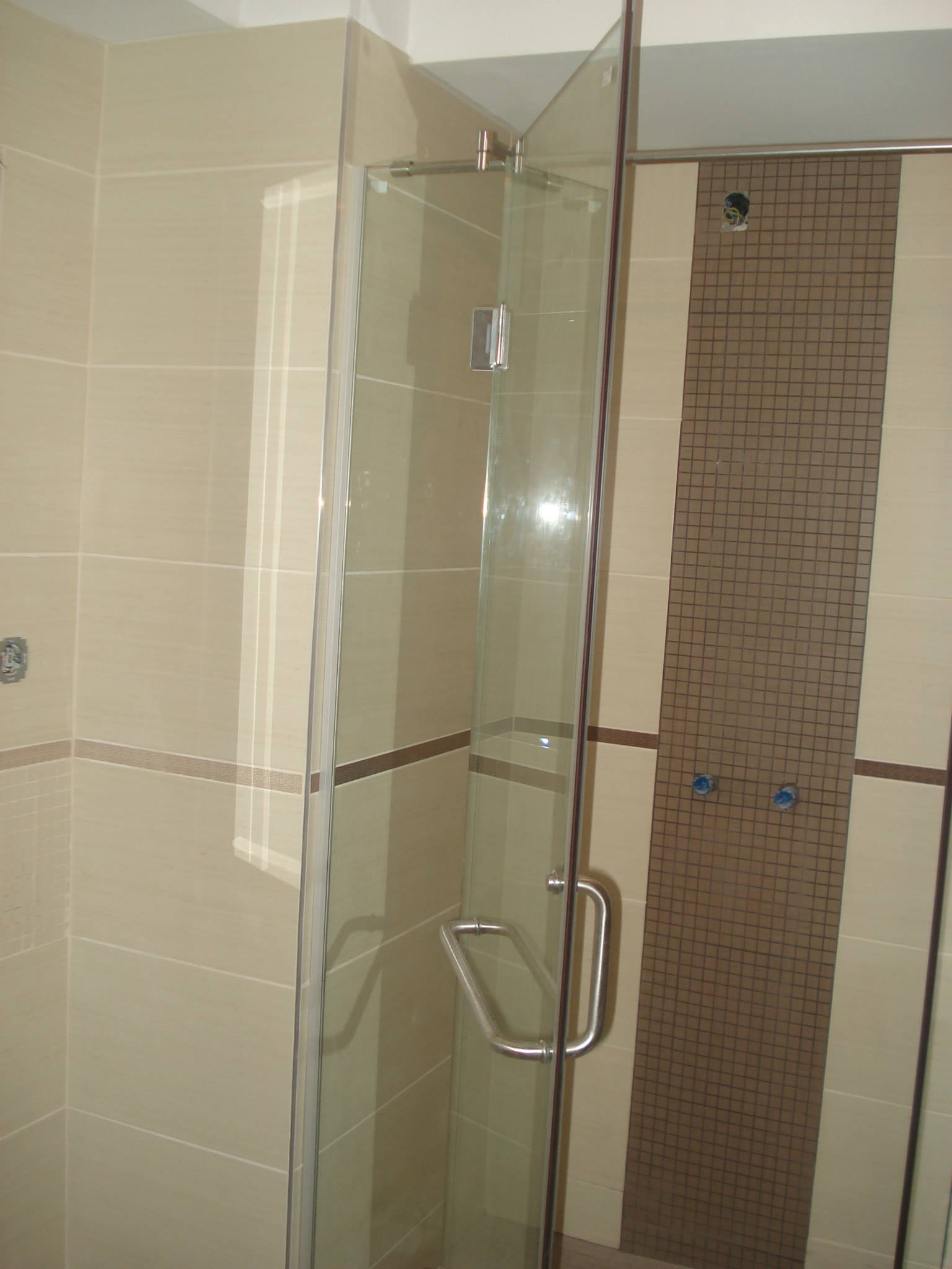 cabina de dus din sticla securizata